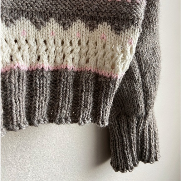 Hand knitted wool sweater size small pink grey white color block - Picture 11 of 13